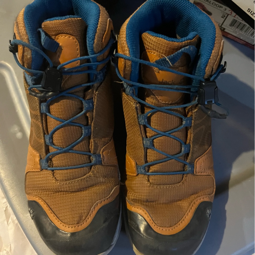 Jack Wolfskin Kids Hiking Boots - Size 3.5